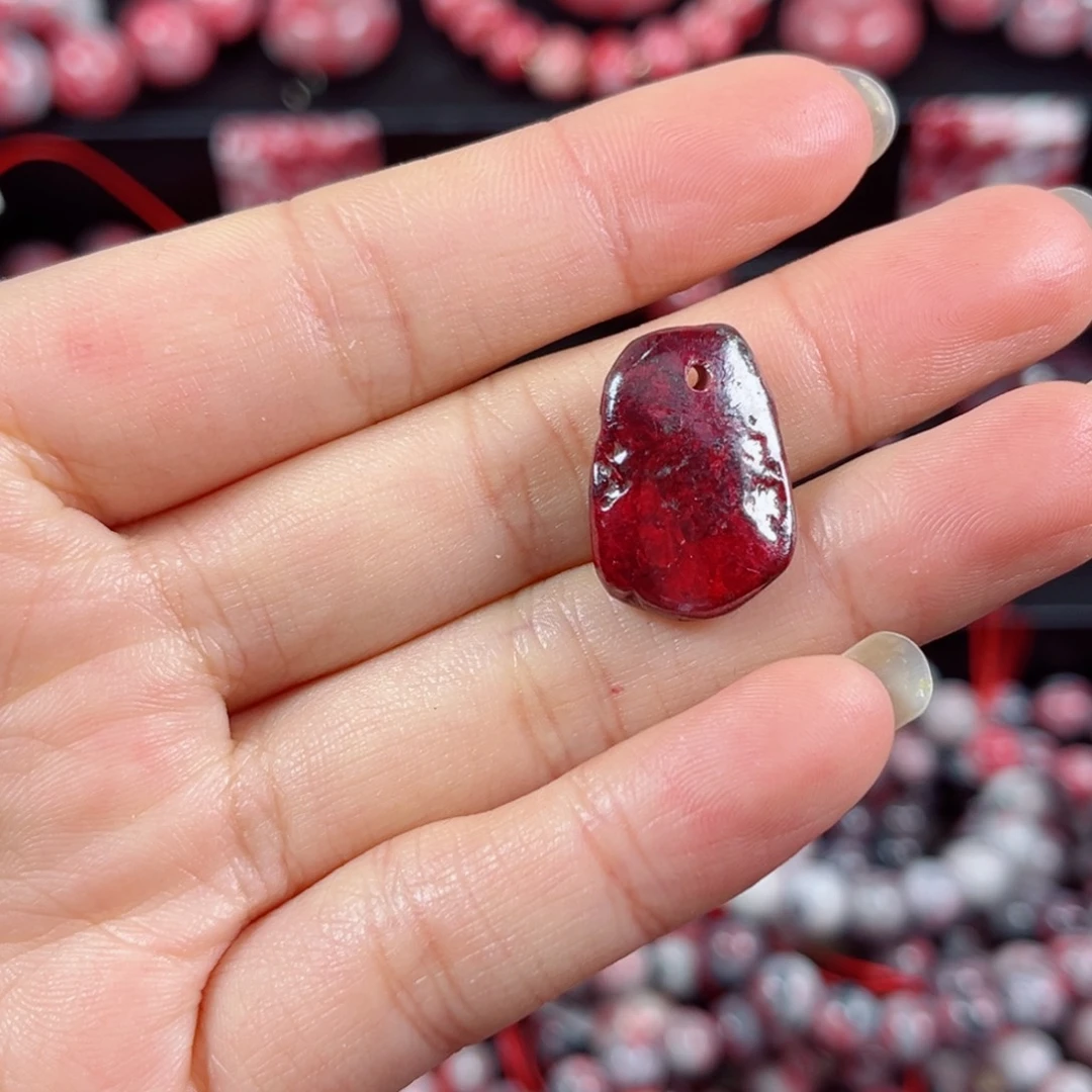 天然辰砂原矿吊坠