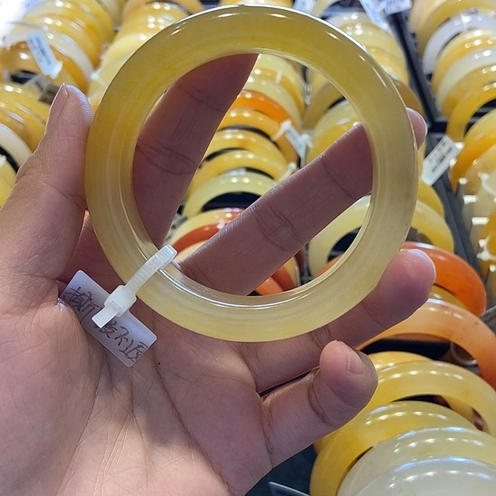 石英质玉（黄龙玉）手镯未镶嵌