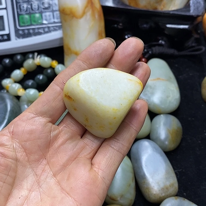 和田玉（糖玉）未镶嵌挂件