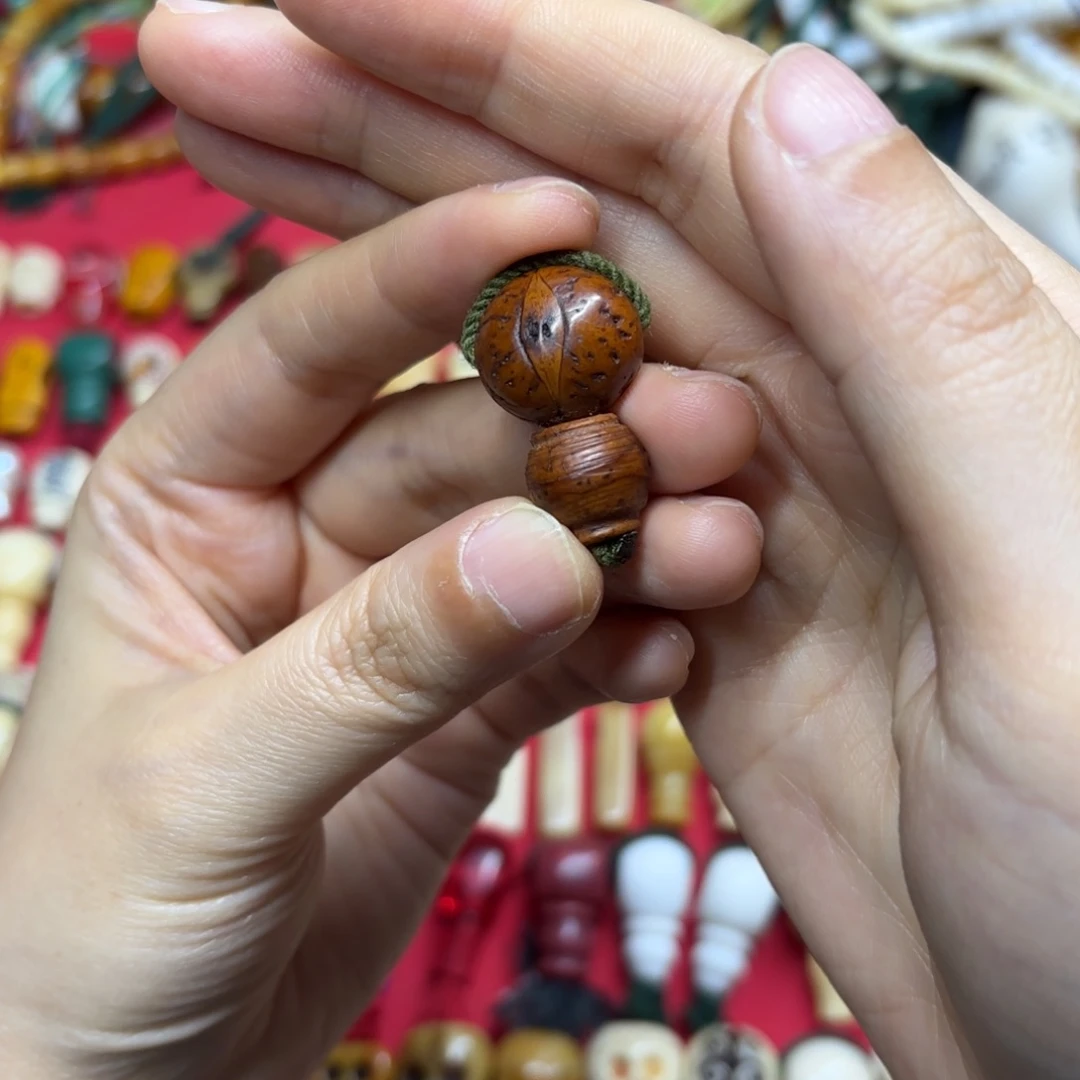 配饰和化妆等工序制作