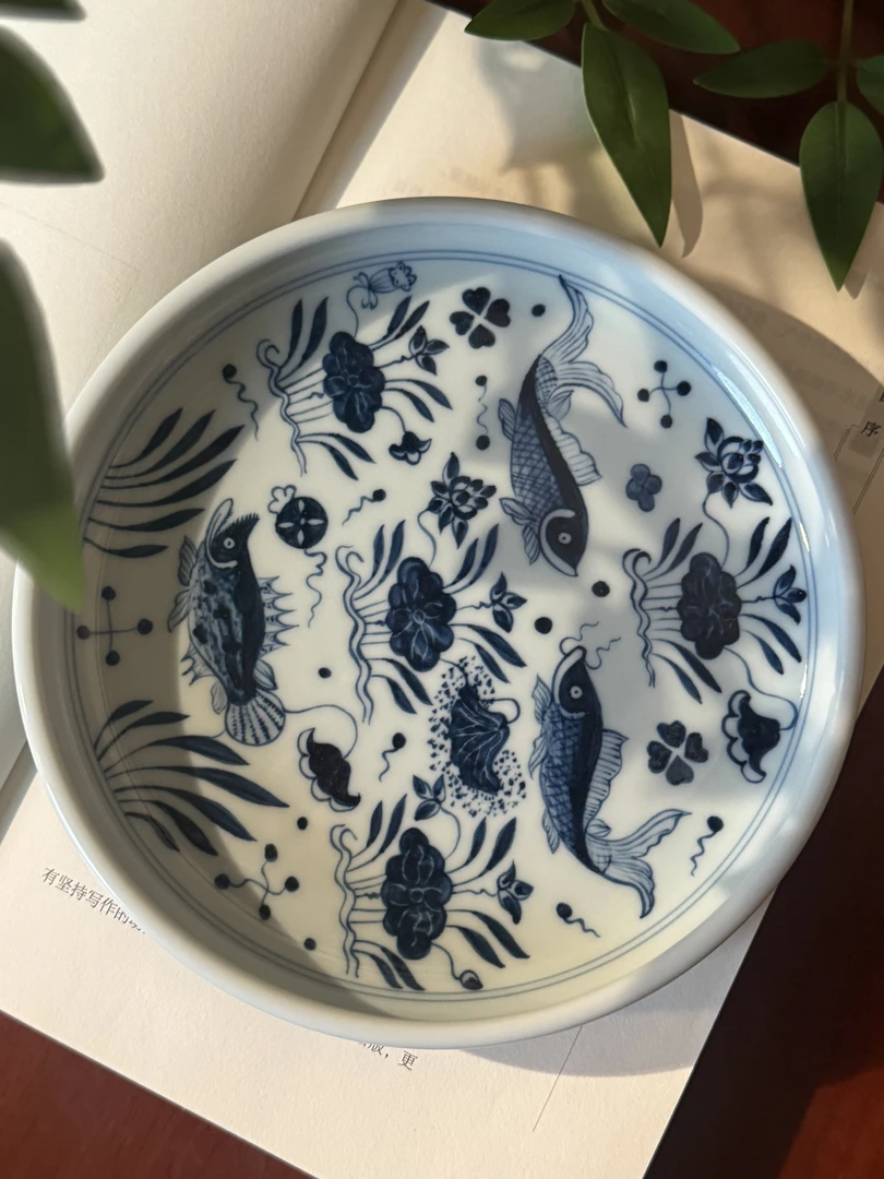 A437【景墨春风柴窑】景德镇手工·手绘青花鱼藻壶承 直径17cm