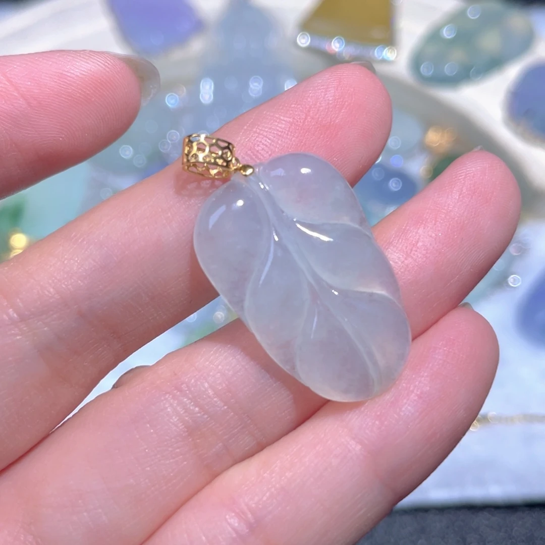翡翠18K金镶嵌颈饰翡翠