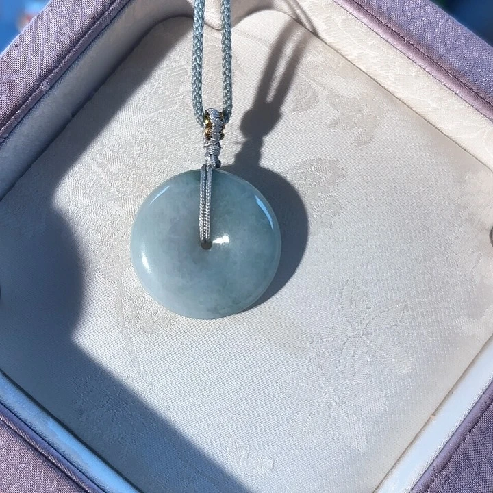 翡翠未镶嵌吊坠(赠链)翡翠未镶嵌吊坠