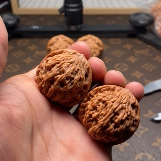 文玩核桃把件火*虎头