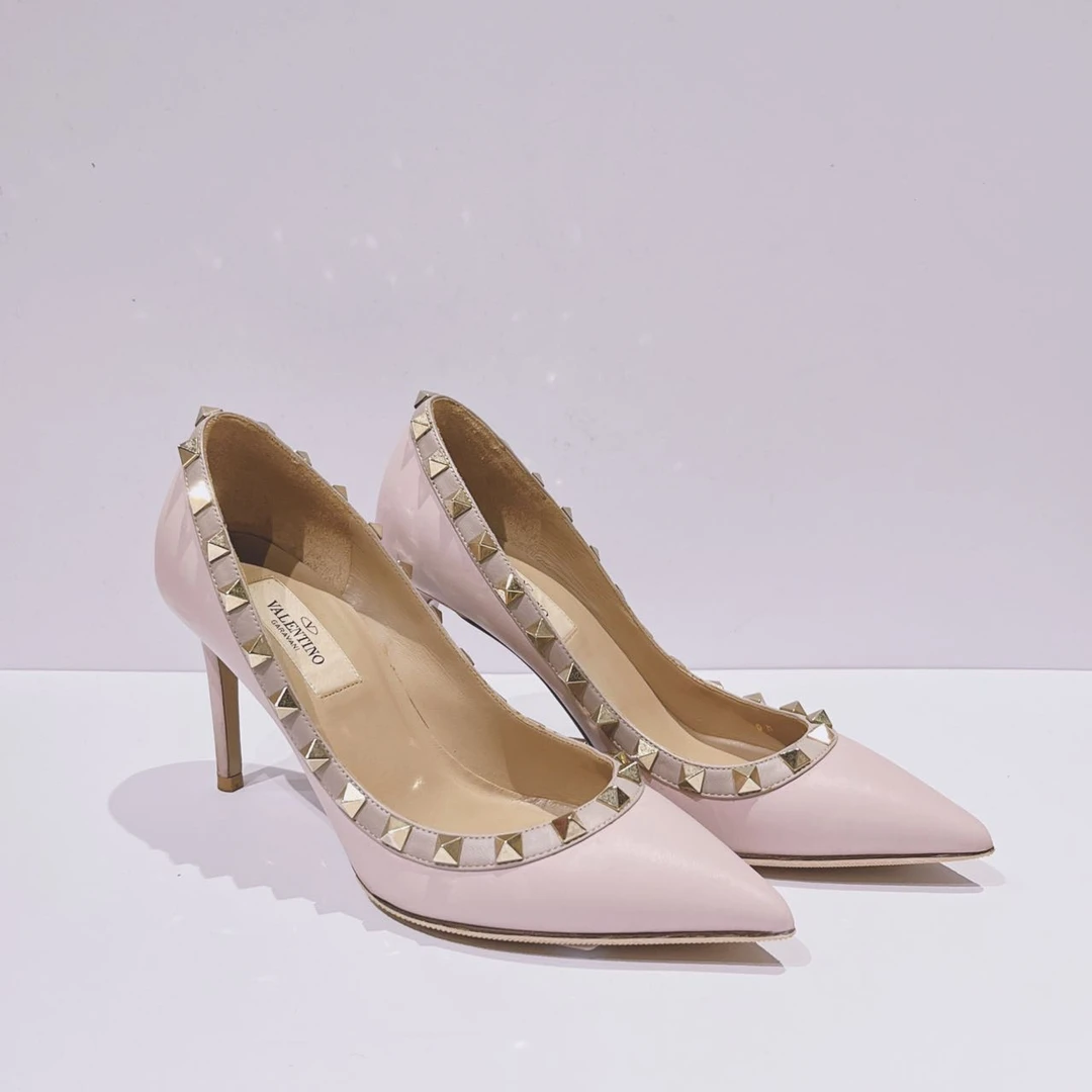 95新 Valentino/华伦天奴 裸粉色铆钉高跟鞋35码 跟高8cm