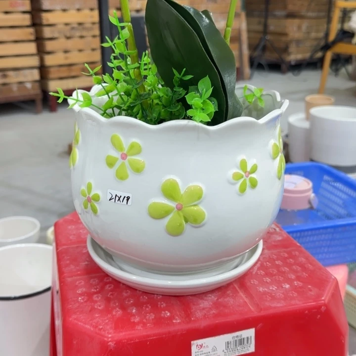 凑9块包邮，有孔花盆