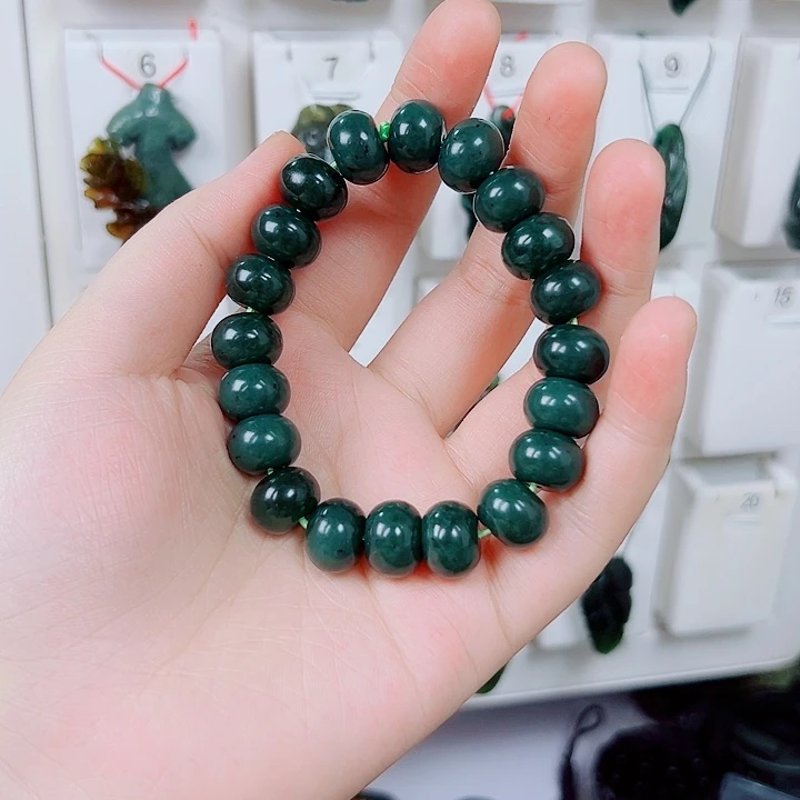 蛇纹石玉未镶嵌颈饰七**主