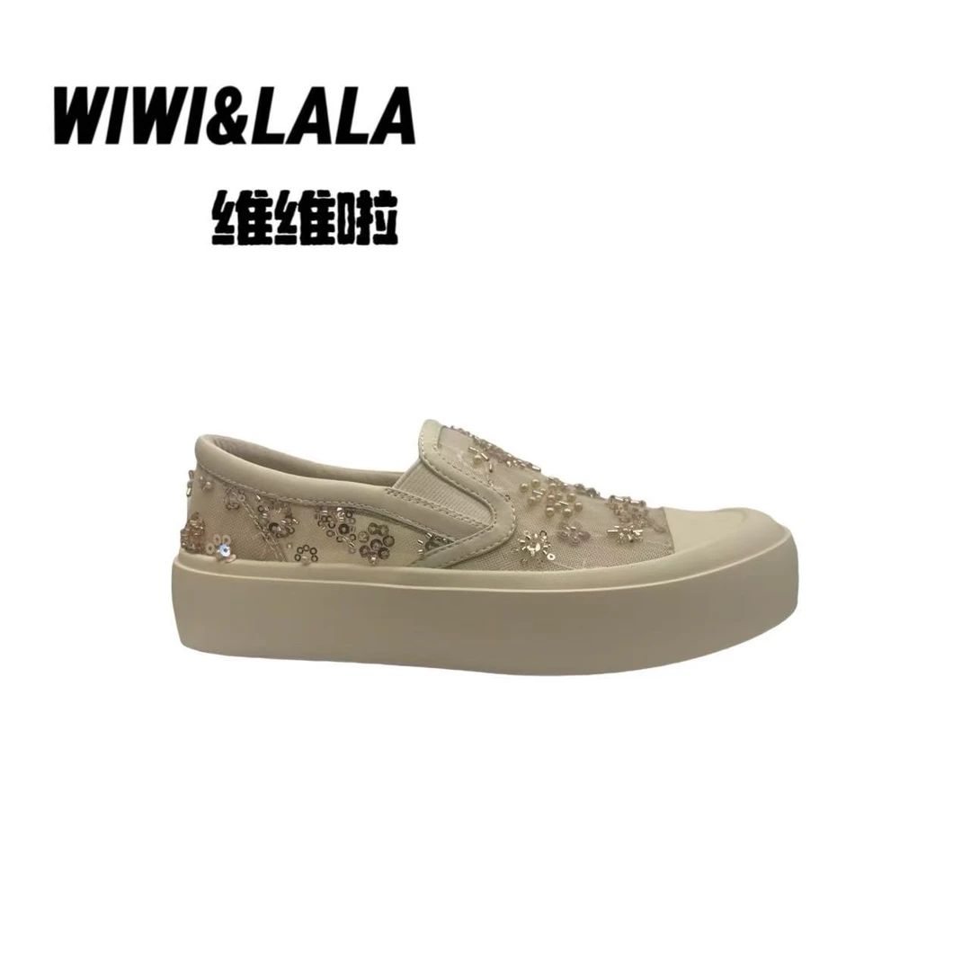 【维维啦】网面串珠刺绣牛皮休闲板鞋8828-61A女鞋