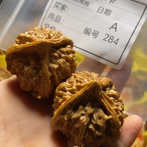 O***斌把件桃核自产自销……