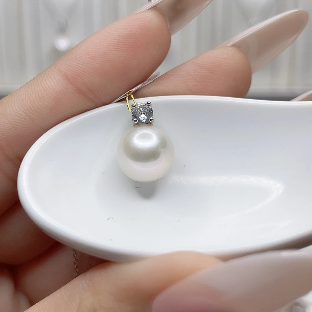 淡水珍珠吊坠(赠链)未镶嵌