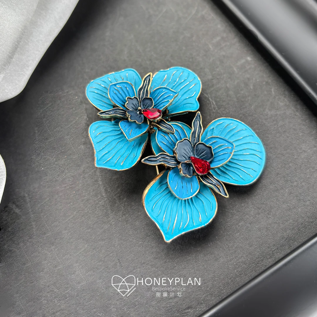 HONEY PLAN/甜蜜计划 合金合成锆石胸针 蝴蝶兰花朵仿烧蓝胸针