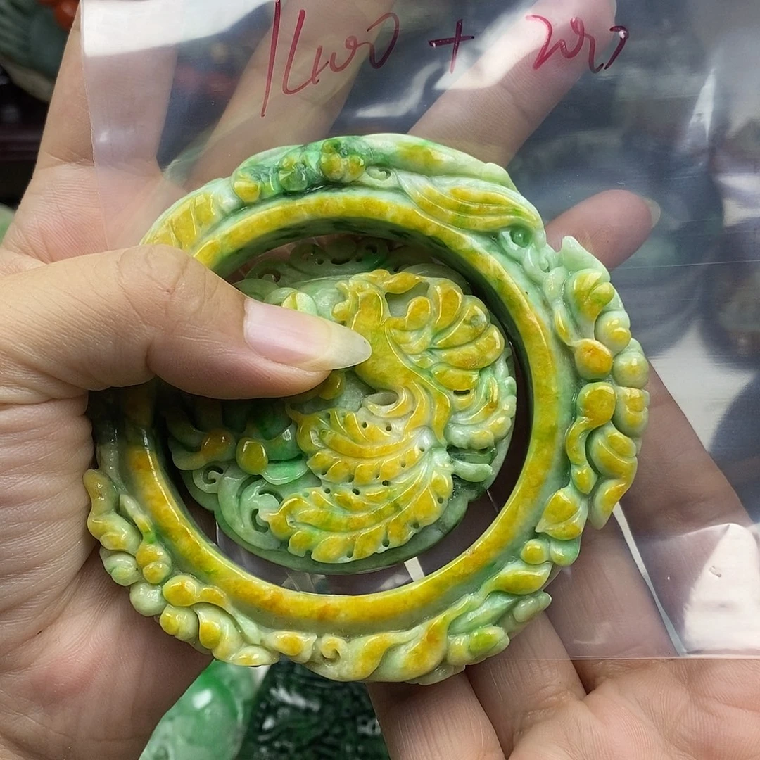 颈饰未镶嵌翡翠水*月手镯