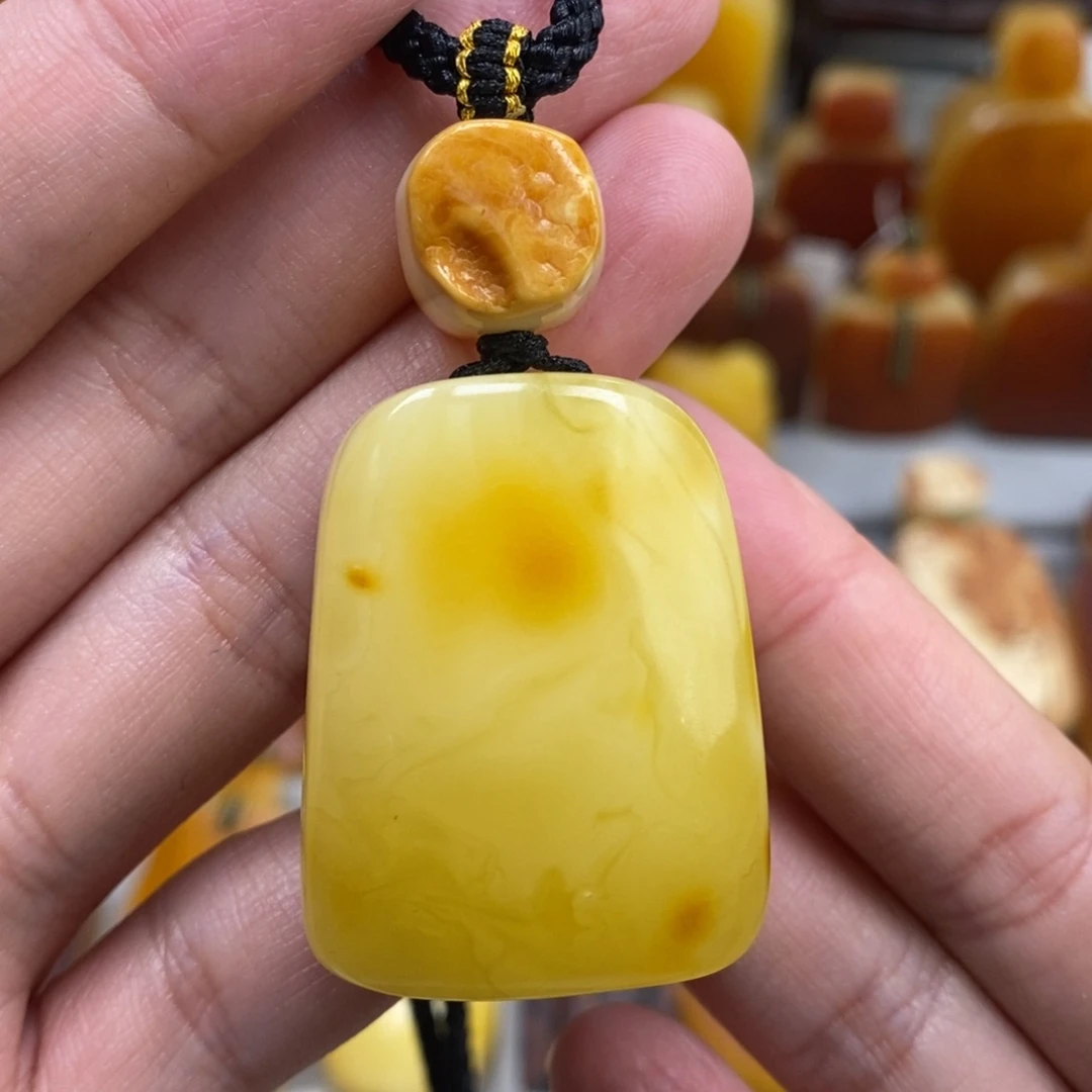 蜜蜡未镶嵌珠宝奇石