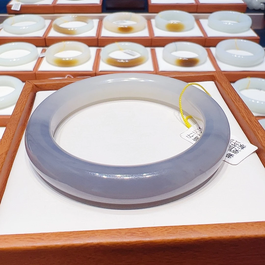 和田玉未镶嵌手镯烟紫半山水