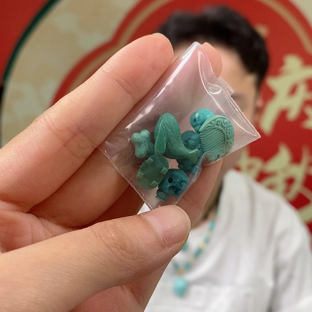 绿松石未镶嵌珠宝奇石