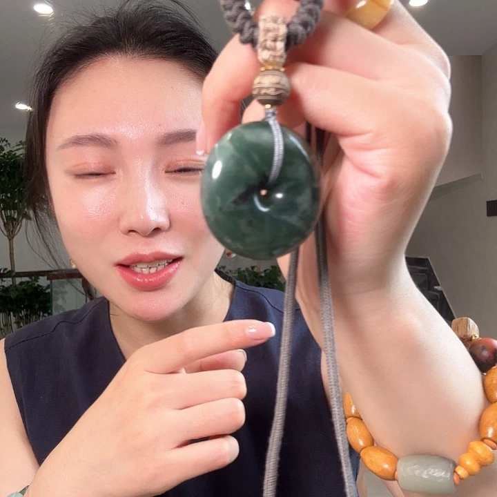 爱***洋蛇纹石玉未镶嵌颈饰