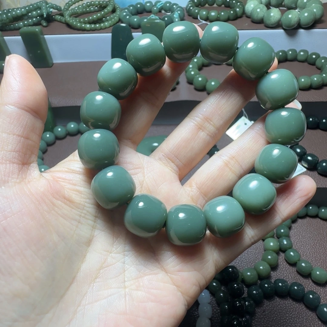 世***回和田玉未镶嵌手链