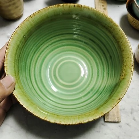 瓷片瓷片，各种摆件，均有瑕疵。沙锅！