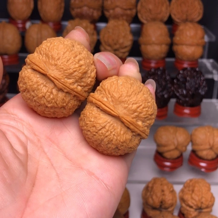 文玩核桃吊坠7鱼子纹绣球