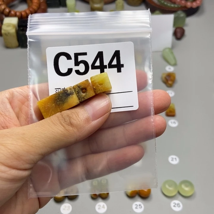 猪***阳蛇纹石玉未镶嵌吊坠(不含链)