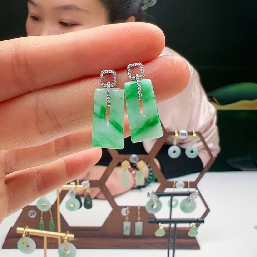 翡翠耳饰18K金镶嵌天然翡翠