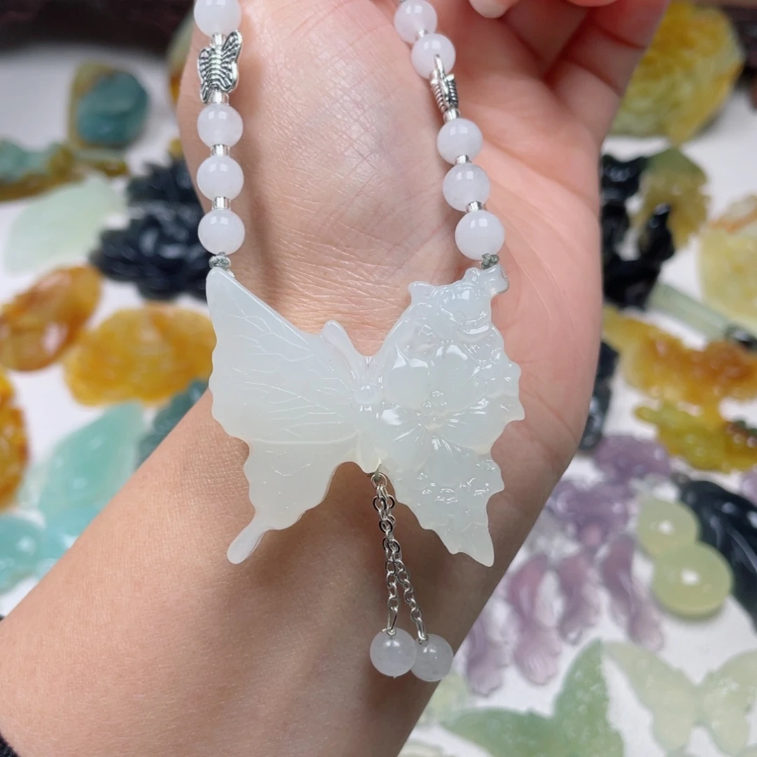 蛇纹石玉颈饰未镶嵌