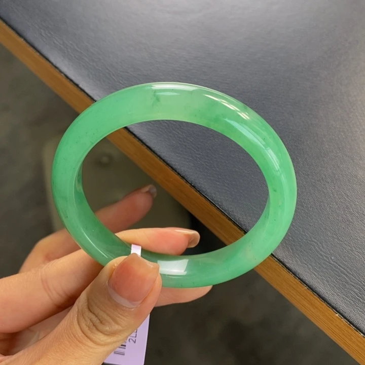 石英质玉手镯未镶嵌天然