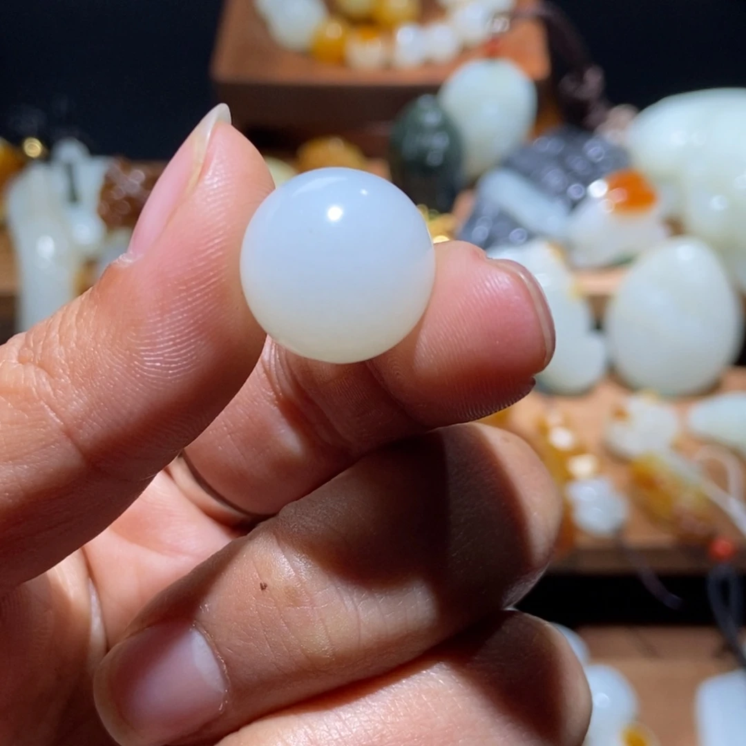 老***部和田玉未镶嵌颈饰