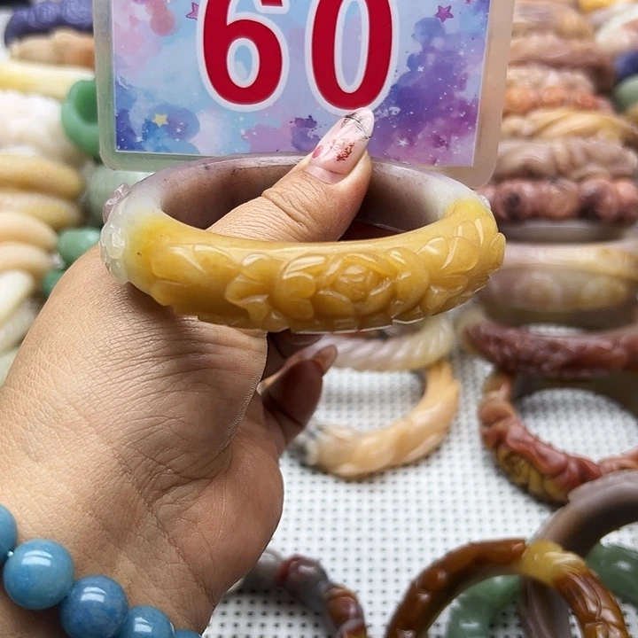 未镶嵌手镯石英岩玉