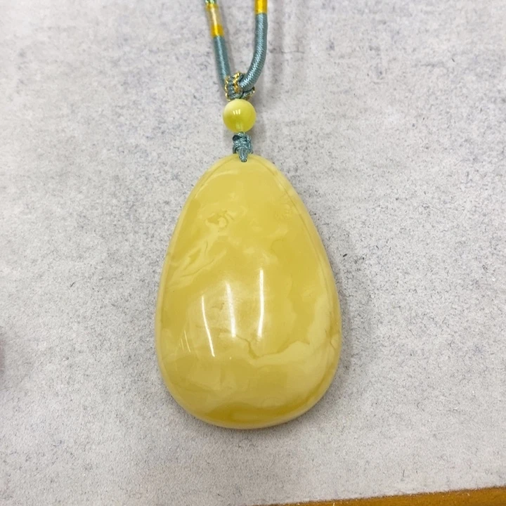 蜜蜡未镶嵌裸石吊坠