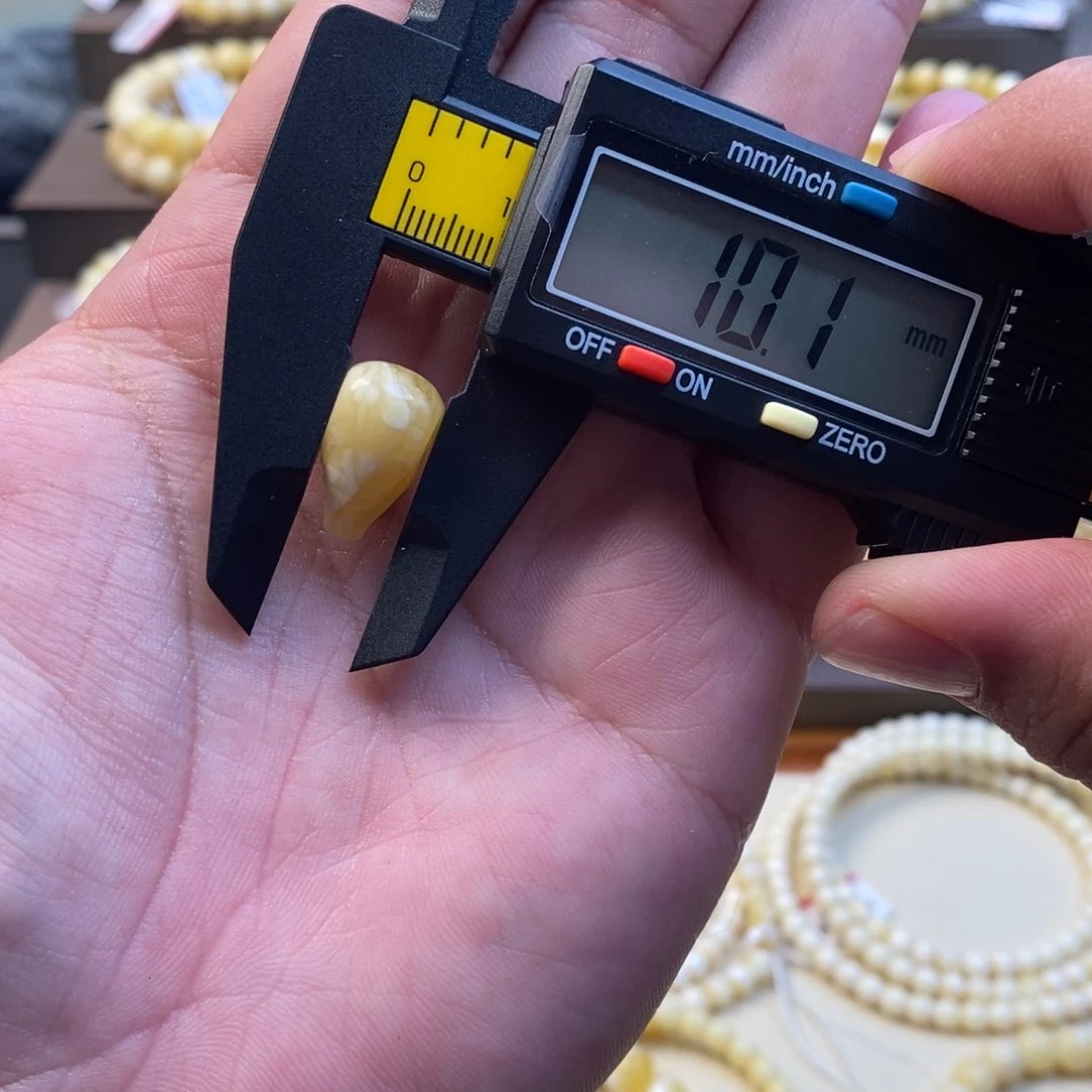 呀***a未镶嵌蜜蜡珠宝奇石