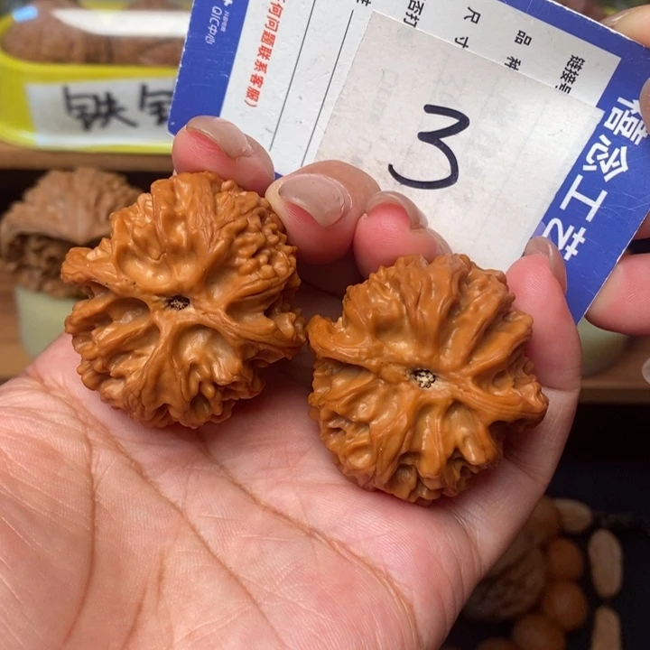 文玩核桃吊坠39苹果园