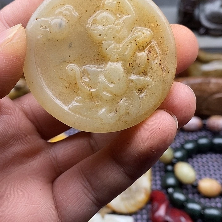 未镶嵌蛇纹石玉颈饰