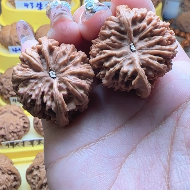****。桃核吊坠文玩核桃，满天星