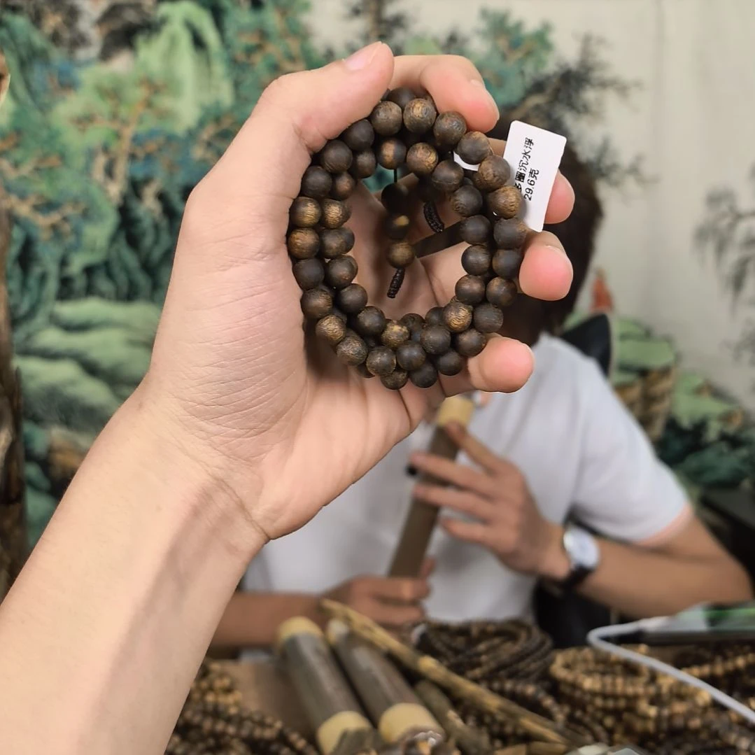 沉香手串蓝宝石多圈沉水浮0.8多样性发一