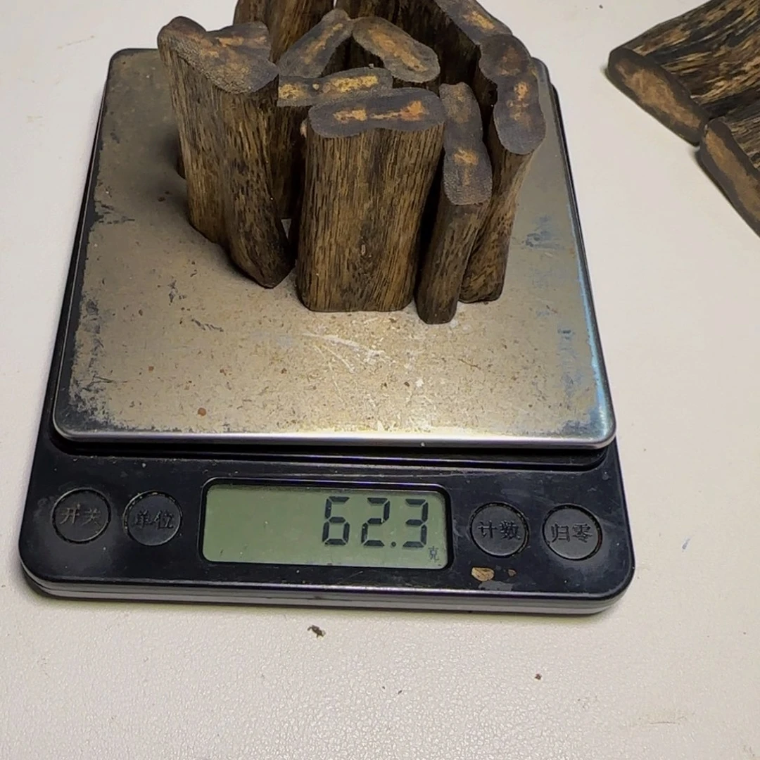 木多****店高油小挂件11个62.3克