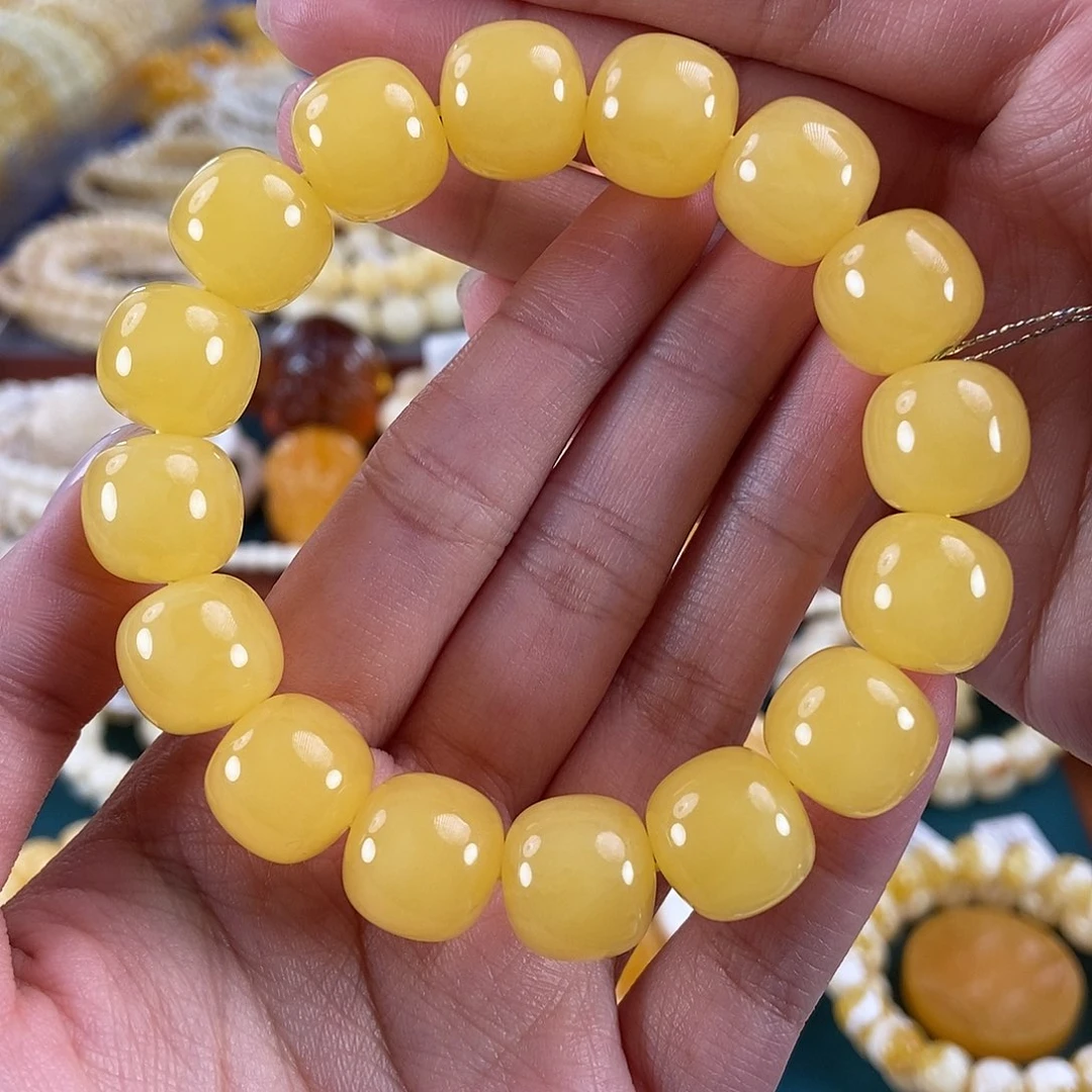 琥珀未镶嵌珠宝奇石14 26.64 同料鸡油黄纯色