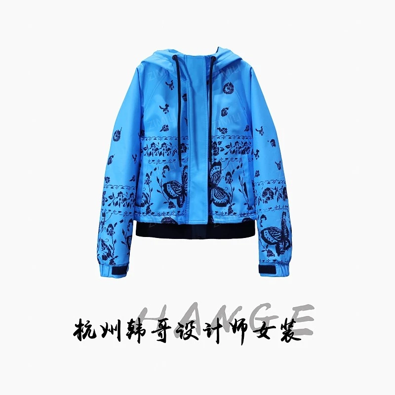 【韩哥女装】设计师《我画蓝江水悠悠》荧光蓝水墨印染连帽外套6203