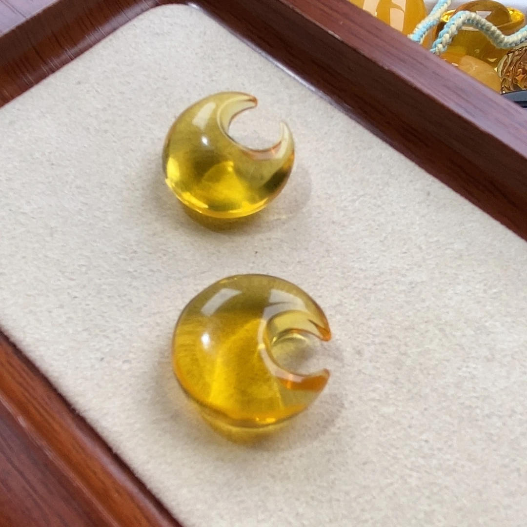 琥珀裸石未镶嵌天然原矿琥珀蜜蜡月亮一对