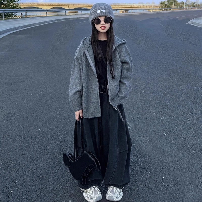 女童春秋牛仔裤2025新款儿童秋季休闲裤中大童女孩秋季弯刀阔腿裤