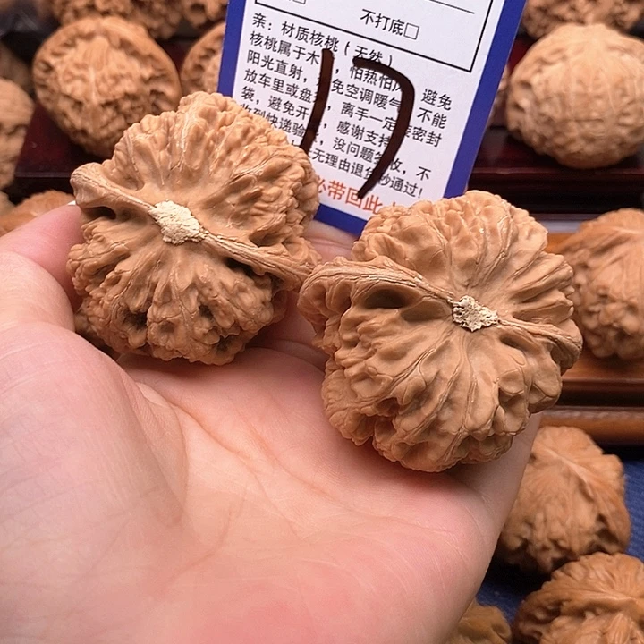吊坠桃核粗筋狮子头49