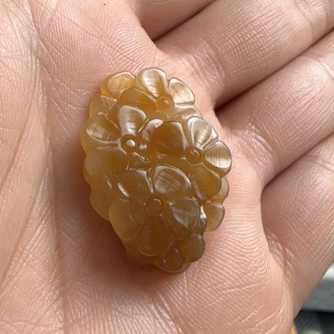 和田玉（糖玉）颈饰未镶嵌