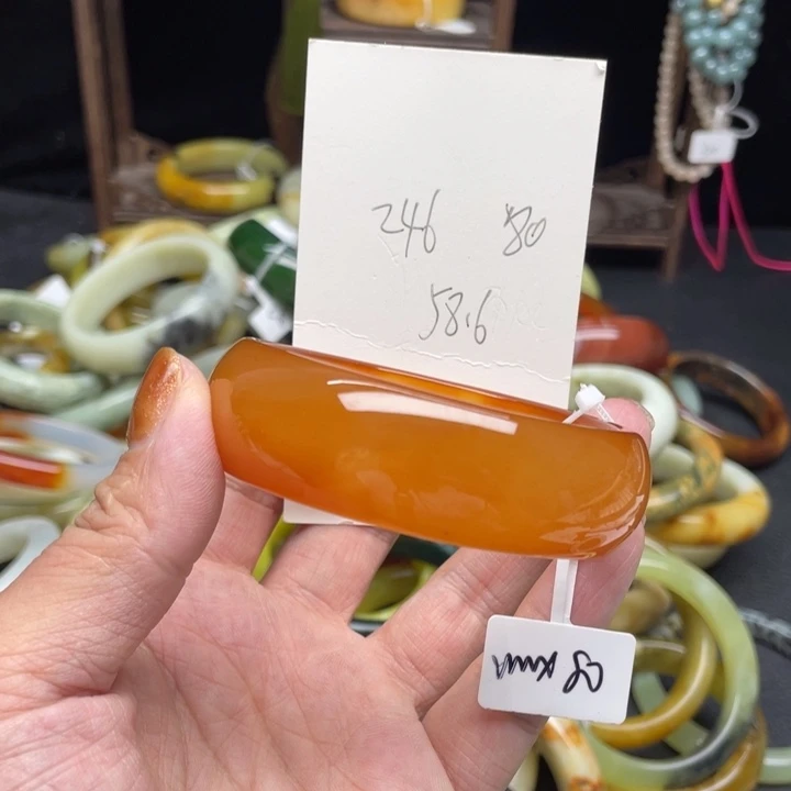 玛瑙/玉髓手镯未镶嵌