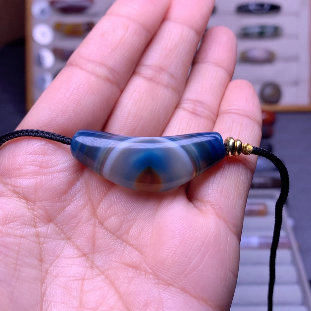 C***麻玛瑙/玉髓未镶嵌珠宝奇石