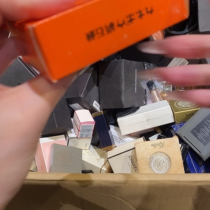 勇***涯花岗石铁合金中古香水沐浴露持久留香