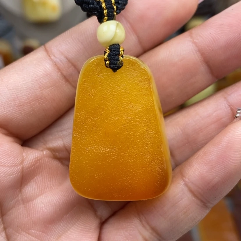 【闪购商品】琥珀颈饰未镶嵌
