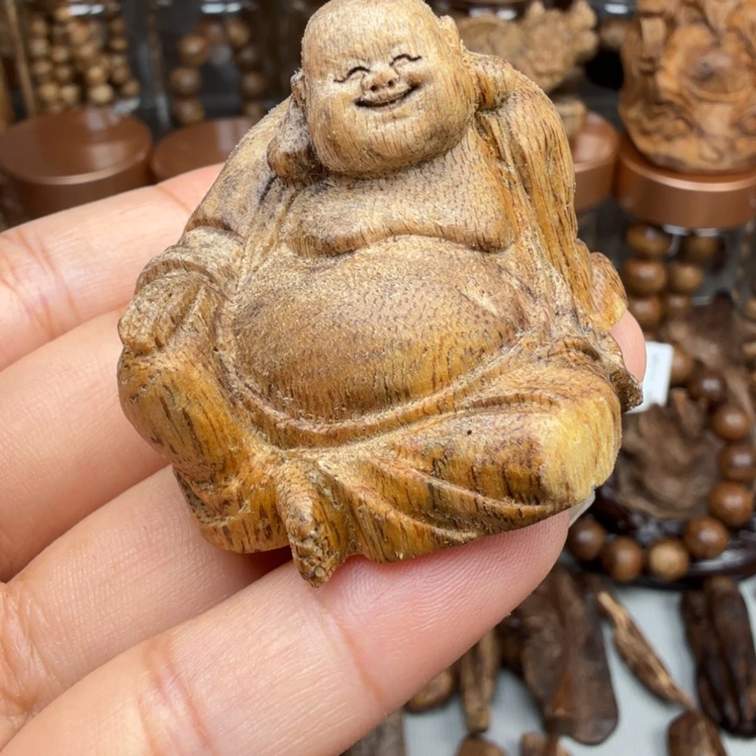 沉香碎屑沉香柬埔寨菩萨弥勒佛 8.8 克