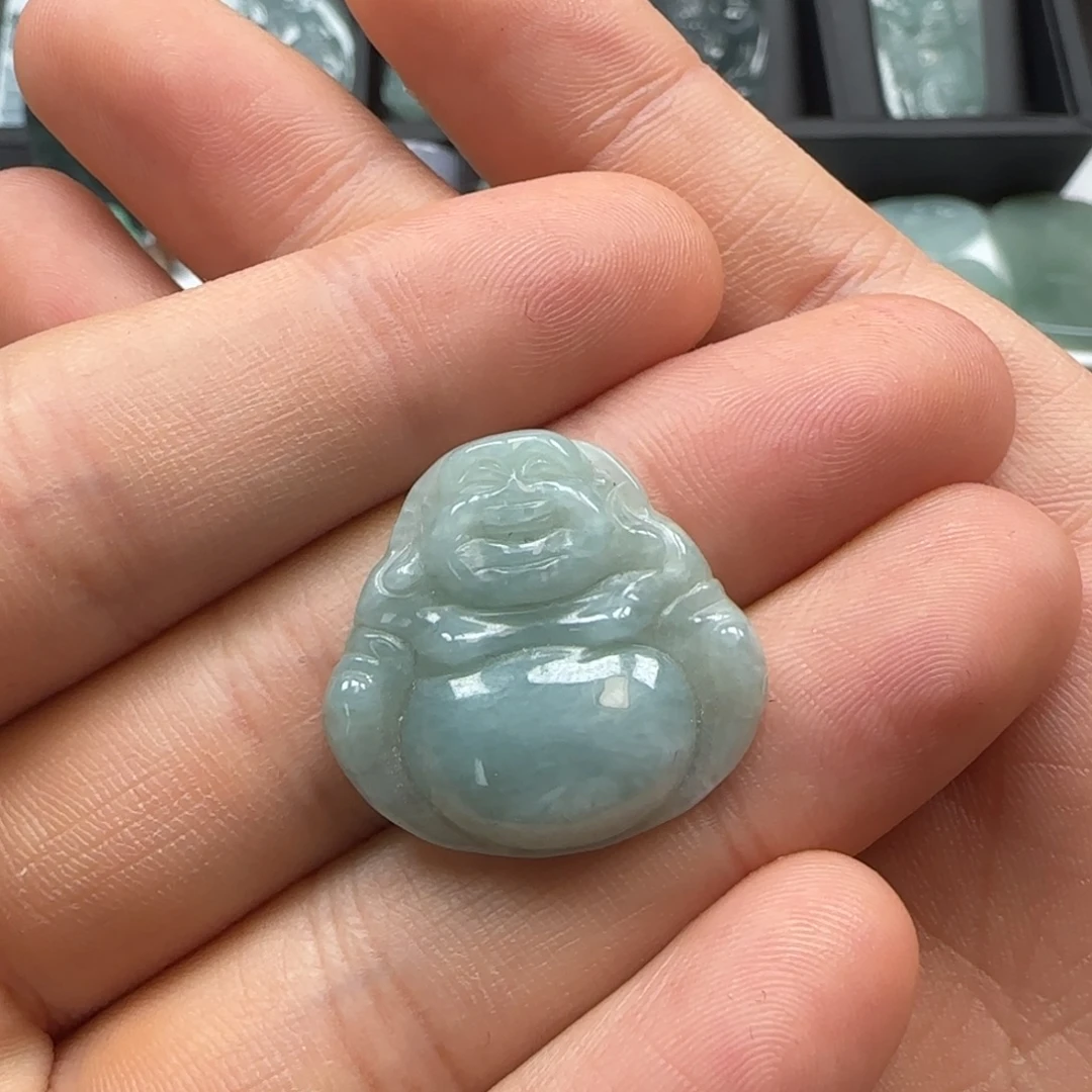翡翠未镶嵌颈饰佛公