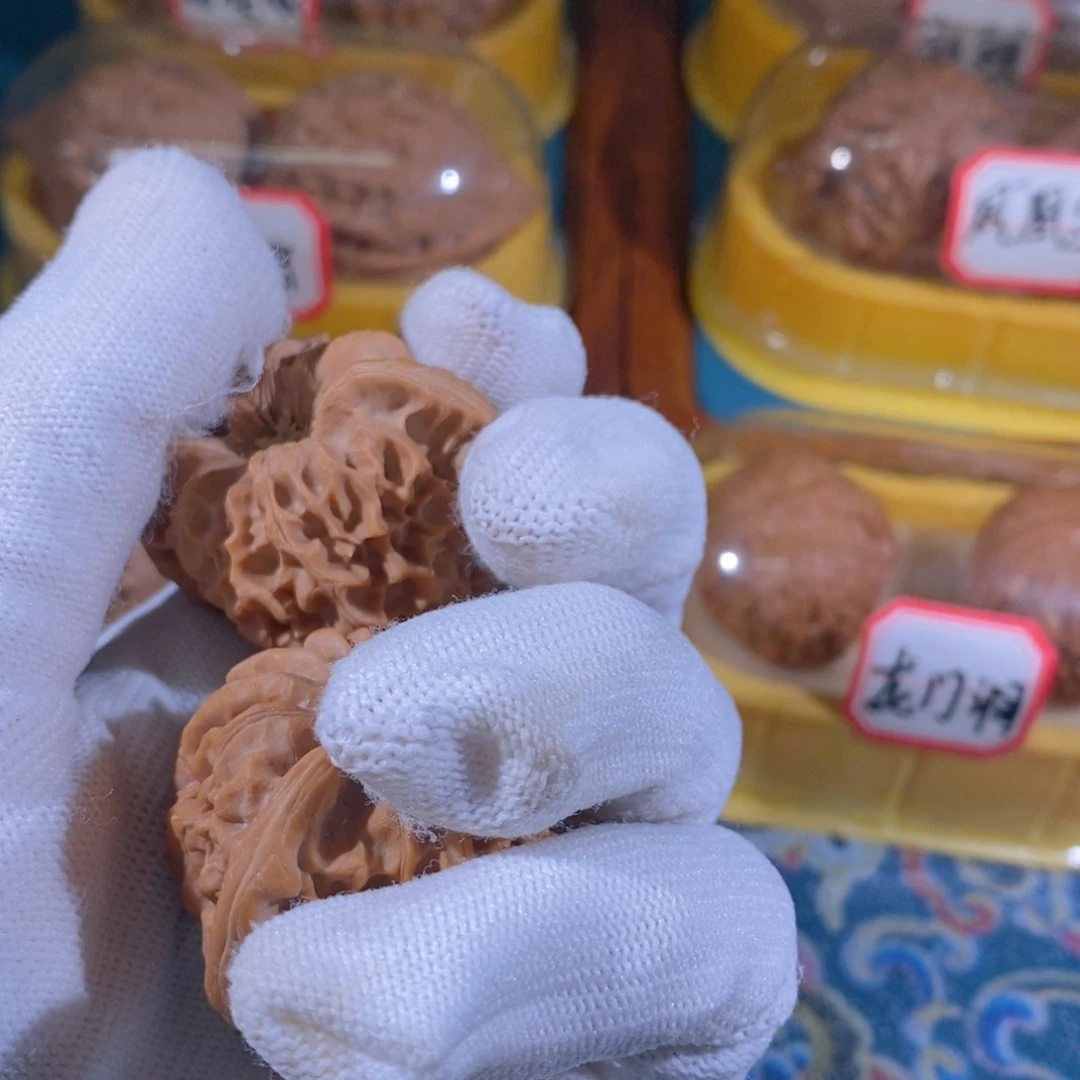 吊坠文玩核桃体***陈龙门
