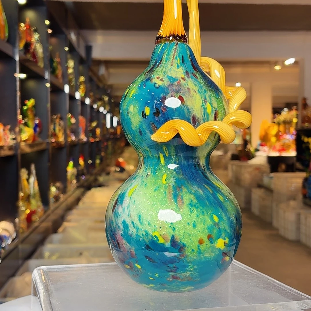 摆件琉璃塔等都被视为人类最